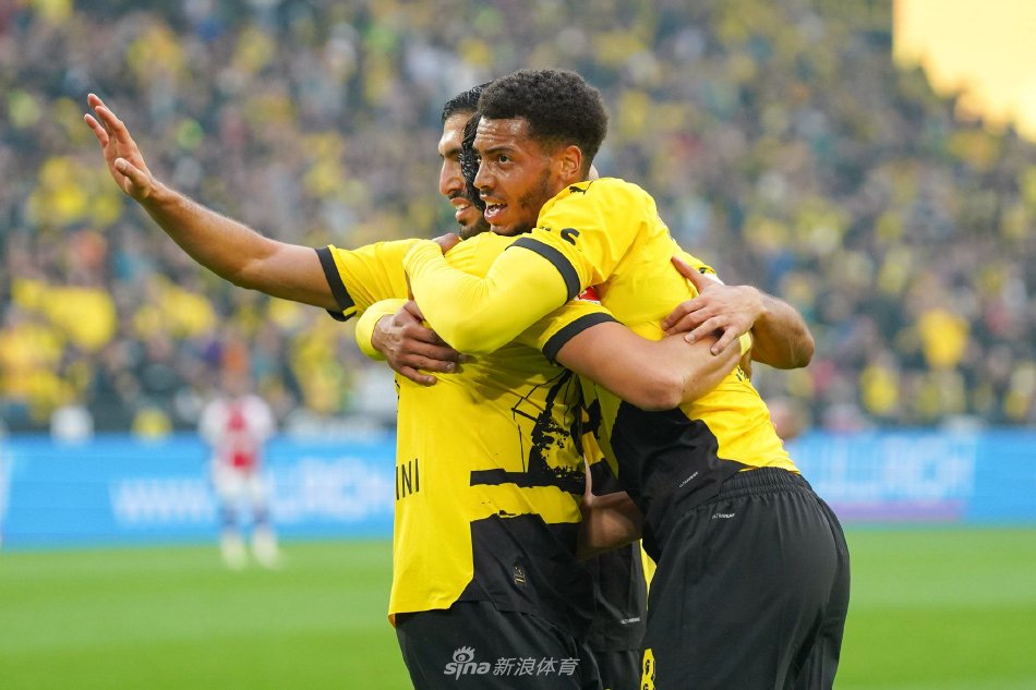 的带领下 的带领下