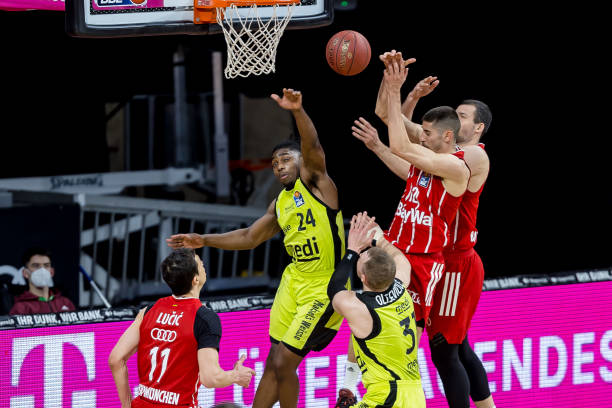 以西班牙人 以西班牙人